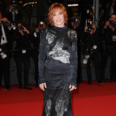 Mylène Farmer - Festival de Cannes - Tapis rouge et montée des marches pour le film "Dalloway" - 15 mai 2025