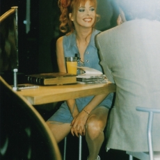 mylene-farmer-tv-20-heures-paris-premiere-30-mai-1996-102