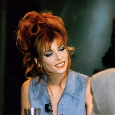 mylene-farmer-tv-20-heures-paris-premiere-30-mai-1996-134