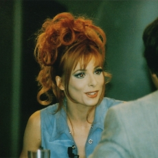 mylene-farmer-tv-20-heures-paris-premiere-30-mai-1996-137