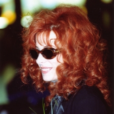 Mylène Farmer - Aéroport de Moscou - 04 mars 2000