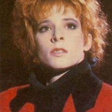 mylene-farmer-1986-c-est-encore-mieux-l-apres-midi-antenne-2-06-novembre-1986-009