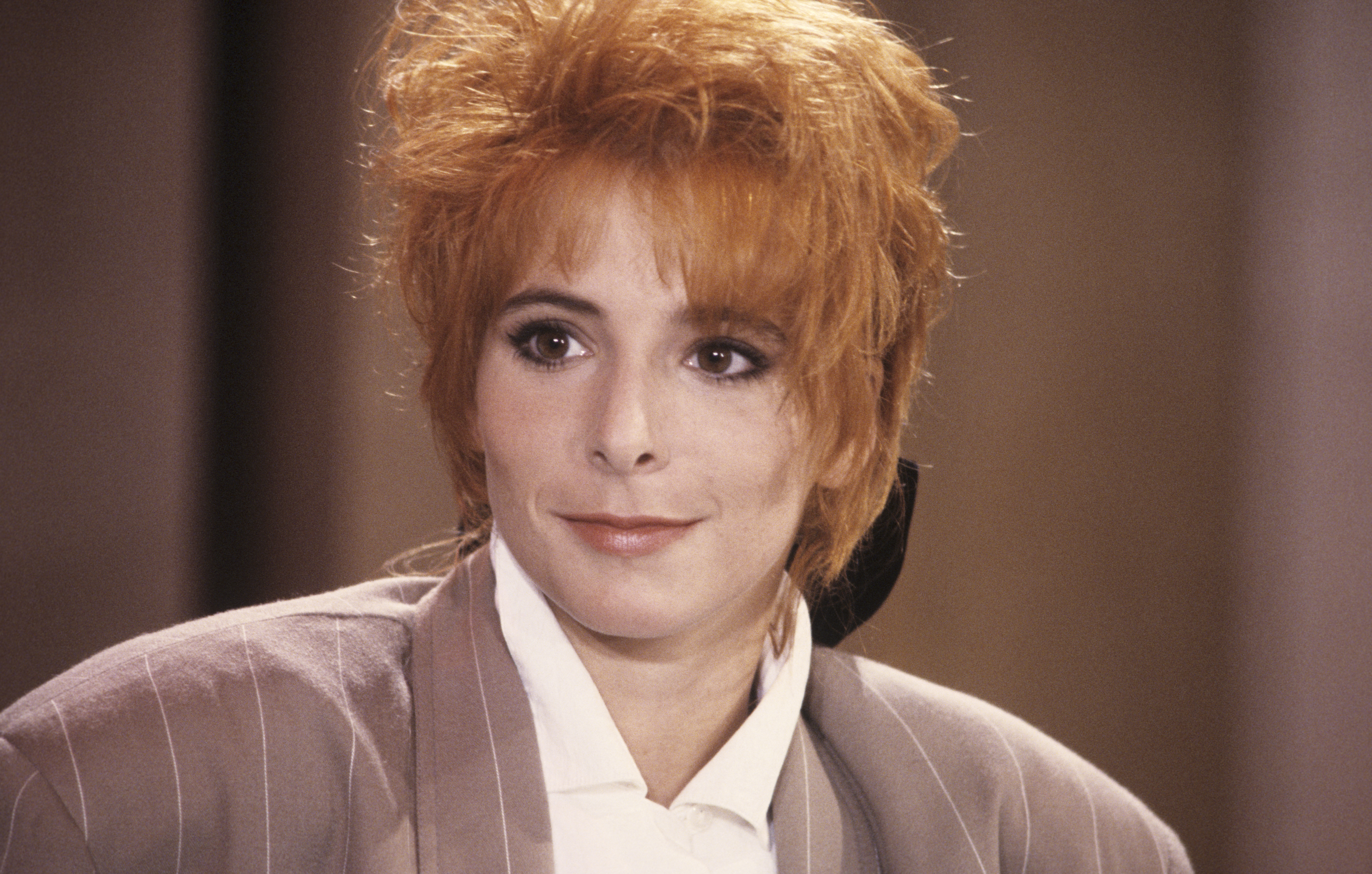 mylene-farmer-1987-tv-c-est-encore-mieux-l-apres-midi-antenne-2-09-avril-1987-125