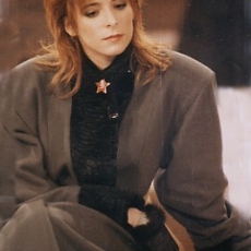 mylene-farmer-c-est-encore-mieux-l-apres-midi-antenne-2-19-fevrier-1987-016