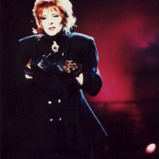 mylene-farmer-tv-c-est-encore-mieux-l-apres-midi-antenne-2-22-janvier-1987-102