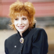 Mylene Farmer - C est encore mieux l apres midi - Antenne 2 - 22 janvier 1987