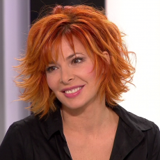 mylene-farmer_jt-de-20-heures_france-2_12-12-2010_202