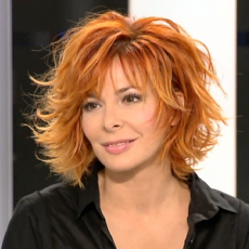 mylene-farmer_jt-de-20-heures_france-2_12-12-2010_205