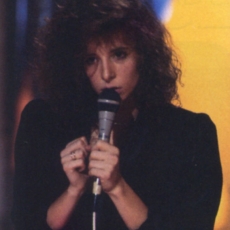 mylene-farmer_passage-tv_champs-elysees_antenne-2_22-09-1984_002