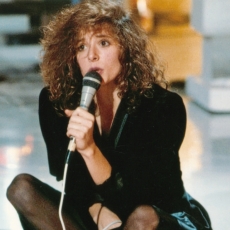 mylene-farmer_passage-tv_champs-elysees_antenne-2_22-09-1984_007