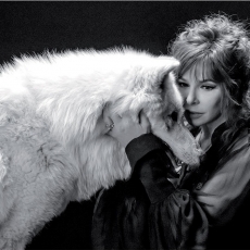 Mylène Farmer - Tournage du clip Des larmes - Photographe : Claude Gassian