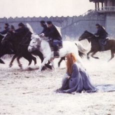 Mylène Farmer - Tournage du clip L'Âme-Stram-Gram - Photographe : Claude Gassian