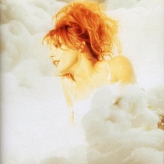 Mylène Farmer - Clip L'Instant X - Photographe : Claude Gassian