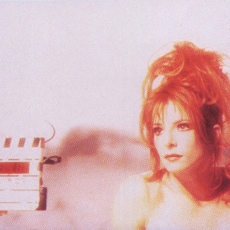 Mylène Farmer - Clip L'Instant X - Photographe : Claude Gassian