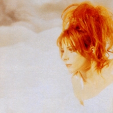 Mylène Farmer - Clip L'Instant X - Novembre 1995 - Photographe : Claude Gassian