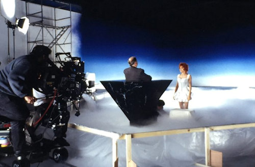 Luc Besson et Mylène Farmer - Tournage du clip Que mon coeur lâche (30 novembre 1992) - Photographe : Marianne Rosenstiehl