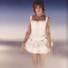 Mylène Farmer Clip Que mon coeur lâche