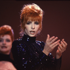 Mylène Farmer chante Pourvu qu'elles soient douces dans l'émission Cocoparadise sur TF1 le 16 novembre 1988