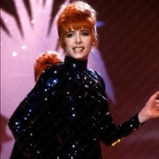 Mylène Farmer chante Pourvu qu'elles soient douces dans l'émission Cocoparadise sur TF1 le 16 novembre 1988