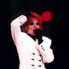 Mylène Farmer - Concert pour SOS Racisme en 1987