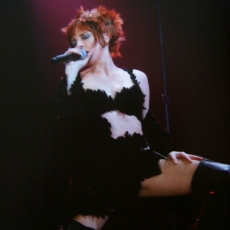 Myl&egrave;ne Farmer Avant que l'ombre... à Bercy - Photographe : Claude gassian - Déshabillez-moi