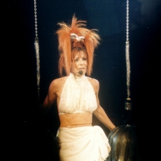 mylene-farmer-mylenium-tour-photos-fans-404