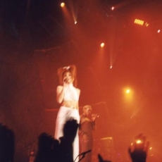 mylene-farmer-mylenium-tour-photos-fans-408