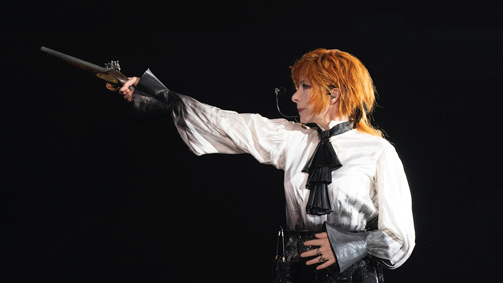 Mylène Farmer - Nevemore - Photographe : Robin