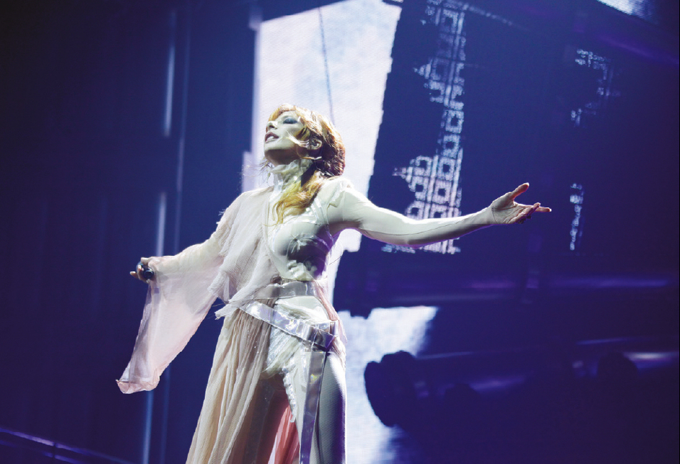 mylene-farmer-concerts-timeless-2013-017