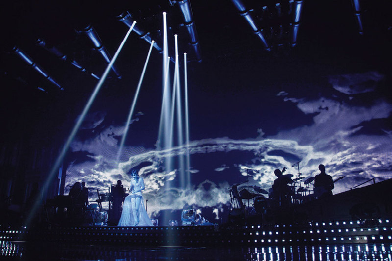 mylene-farmer-concerts-timeless-2013-030