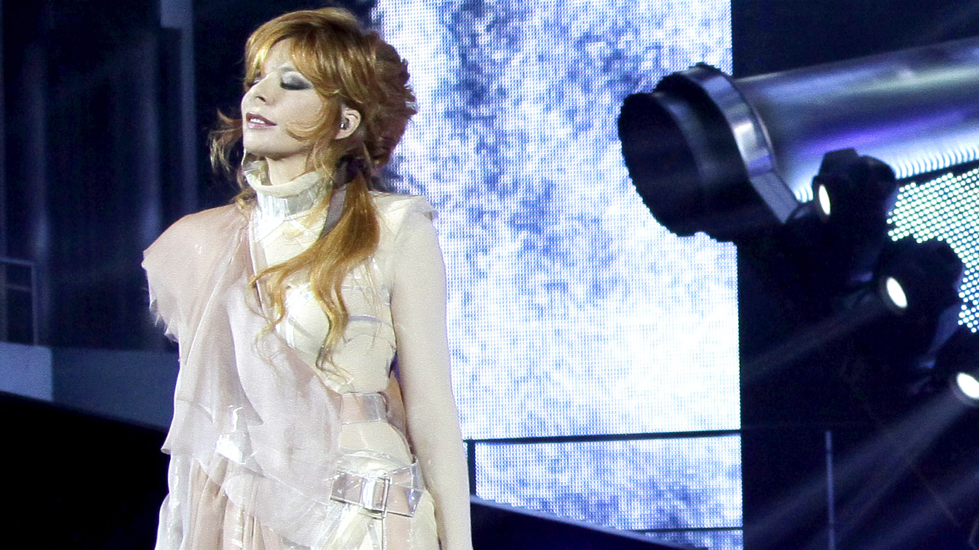 mylene-farmer-concerts-timeless-2013-032