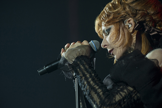 mylene-farmer-concerts-timeless-2013-076