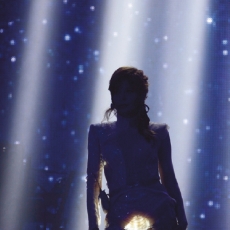 Mylène Farmer chante "C'est une belle journée" - Timeless 2013