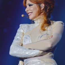 mylene-farmer-concerts-timeless-2013-020