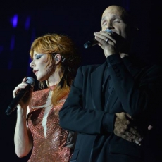 Mylène Farmer et Gary Jules chantent "Les mots" - Timeless 2013 - Photographe : Nathalie Delépine