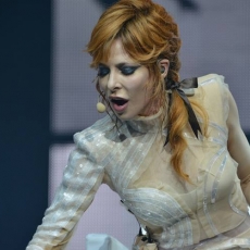 Mylène Farmer chante "Oui mais... Non" - Timeless 2013 - Photographe : Nathalie Delépine