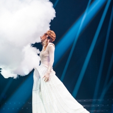 mylene-farmer-concerts-timeless-2013-095