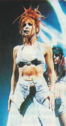 mylene-farmer-tour-1996-claude-gassian-206