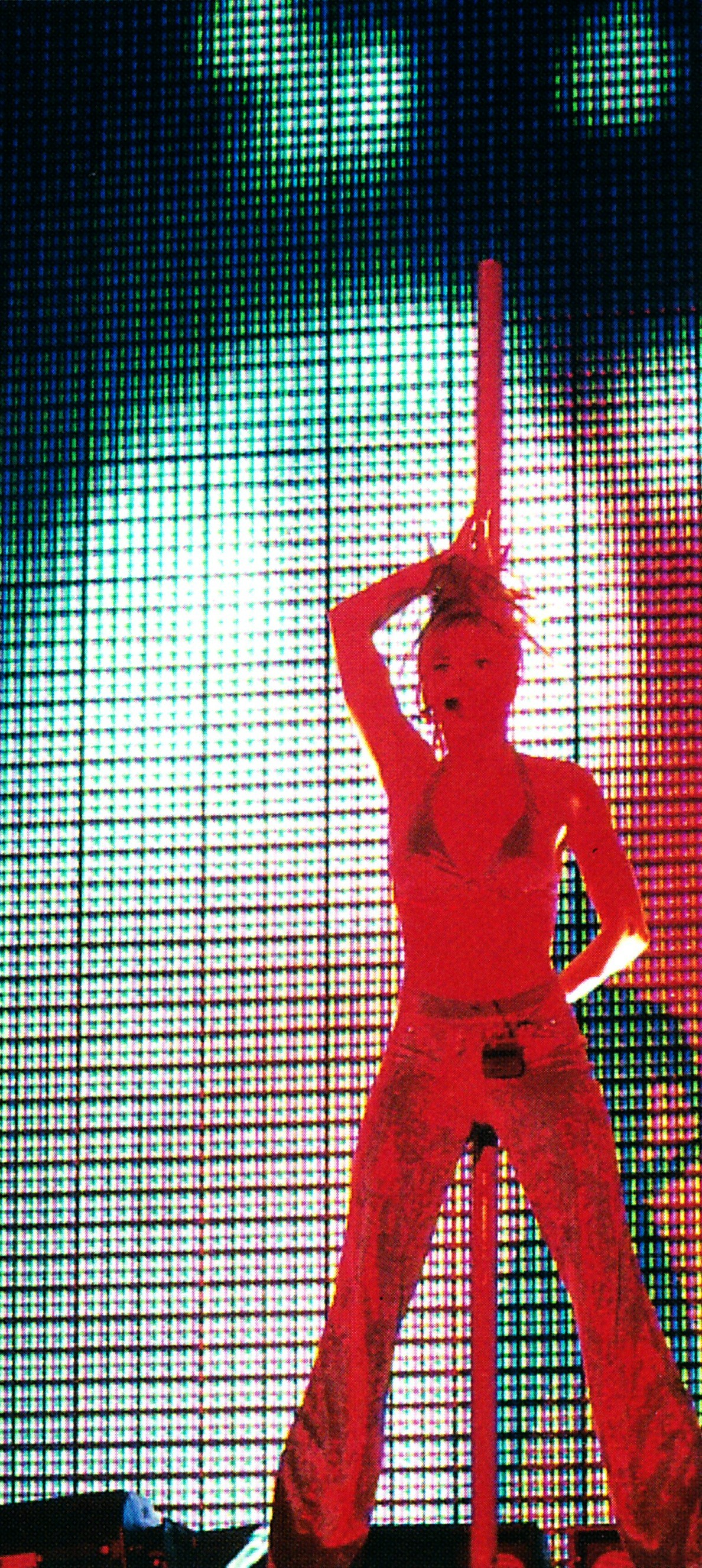 mylene-farmer-tour-1996-claude-gassian-215