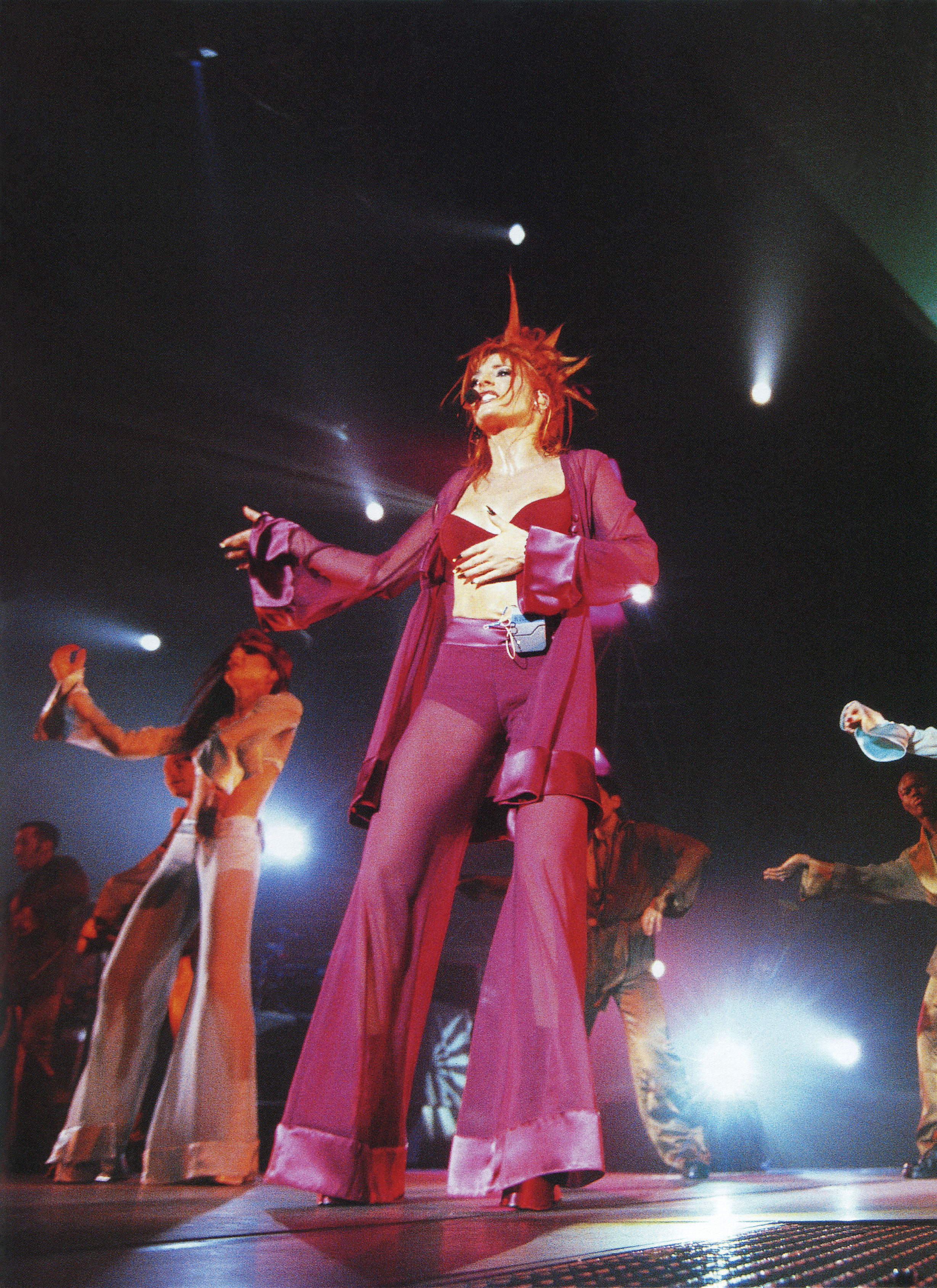 mylene-farmer-tour-1996-claude-gassian-302n