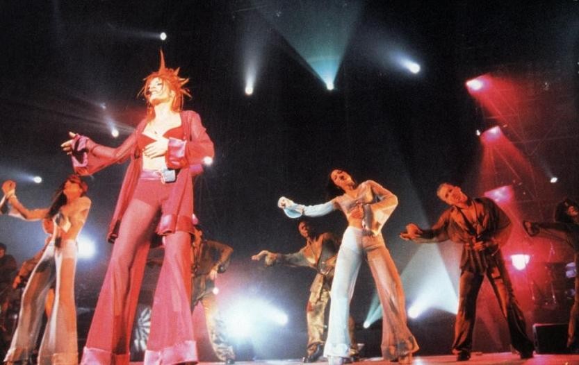 mylene-farmer-tour-1996-claude-gassian-303