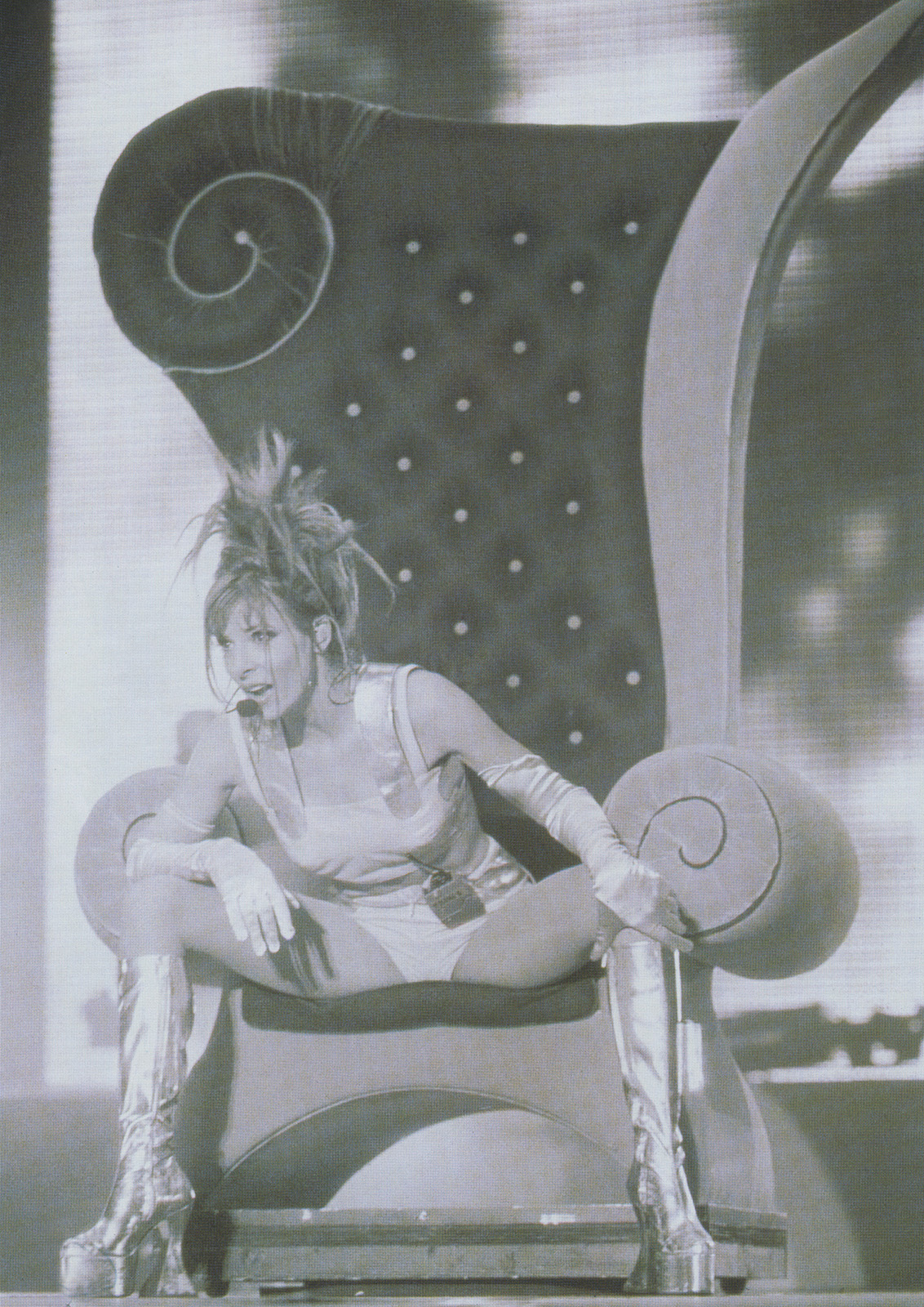 mylene-farmer-tour-1996-claude-gassian-407