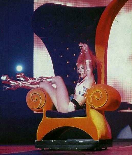 mylene-farmer-tour-1996-claude-gassian-409