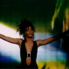 Mylène Farmer - XXL - Tour 1996 - Photographe : Claude Gassian