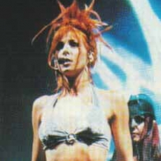 Mylène Farmer - California - Tour 1996 - Photographe : Claude Gassian