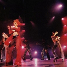 Mylène Farmer - Tour 1996 - Je t'aime mélancolie - Photographe : Claude Gassian