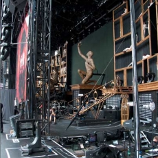 mylene-farmer-tour-2009-decor-006