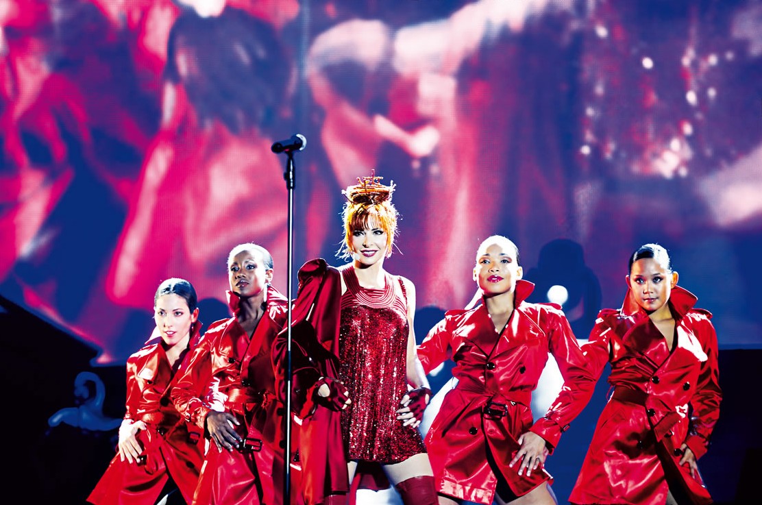 Mylène Farmer - Tour 2009 - Photographes : Nathalie Deélpine, Claude Gassian et Robin