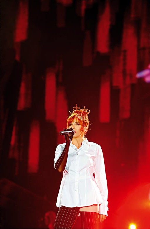 Mylène Farmer - Tour 2009 - Photographes : Nathalie Deélpine, Claude Gassian et Robin