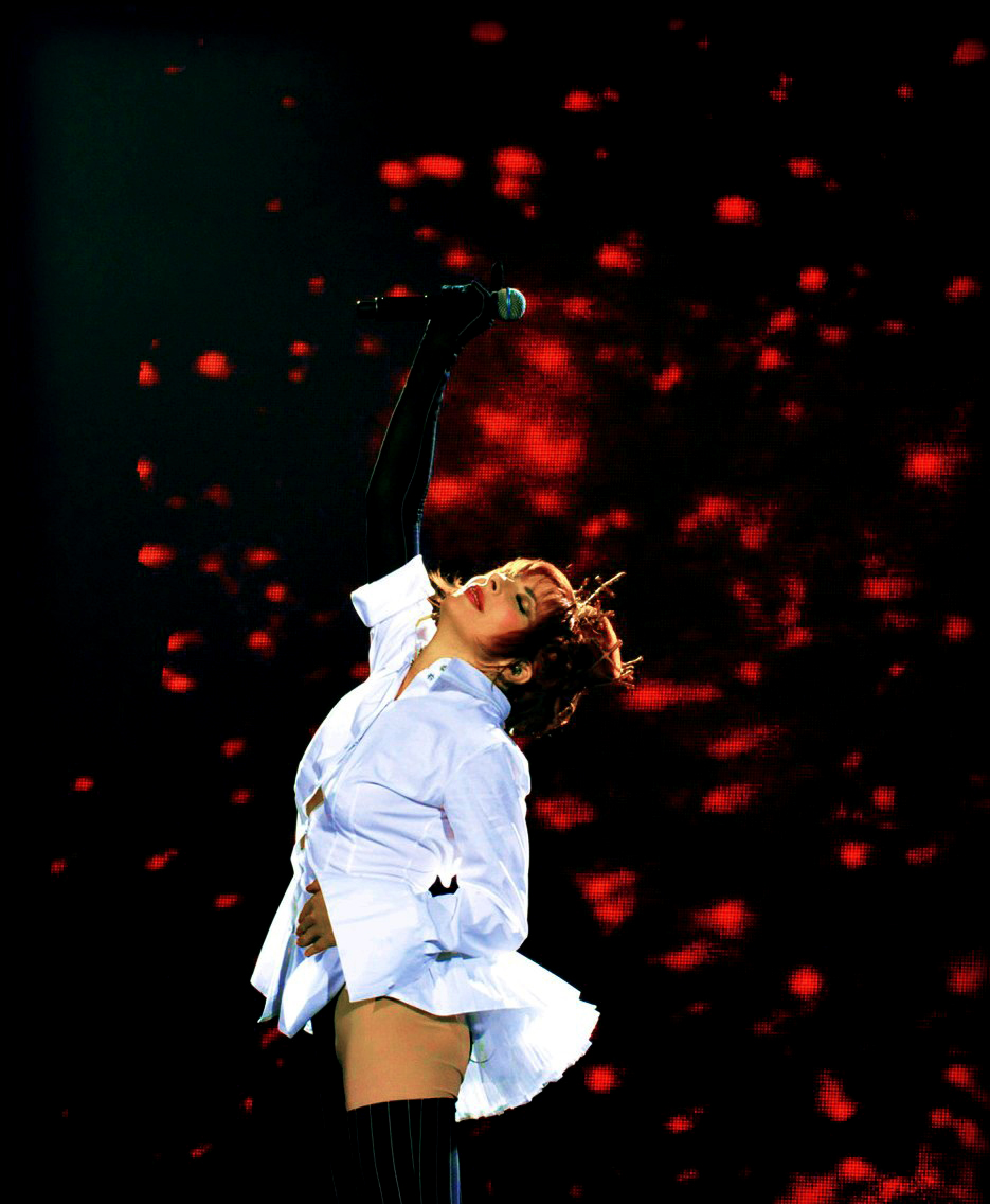 Mylène Farmer - Tour 2009 - Photographes : Nathalie Deélpine, Claude Gassian et Robin